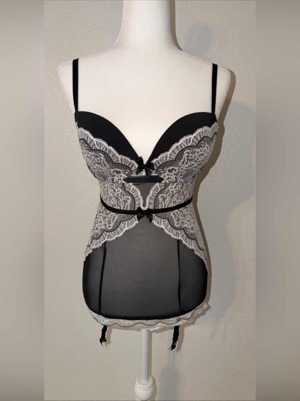 Victoria's Secret 34D Women's Black and White Lace Mesh Adjustable Bra Corset